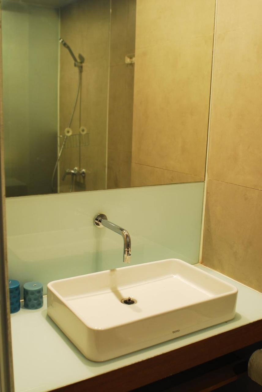 2510 Urbanliving Aparthotel Jakarta Buitenkant foto