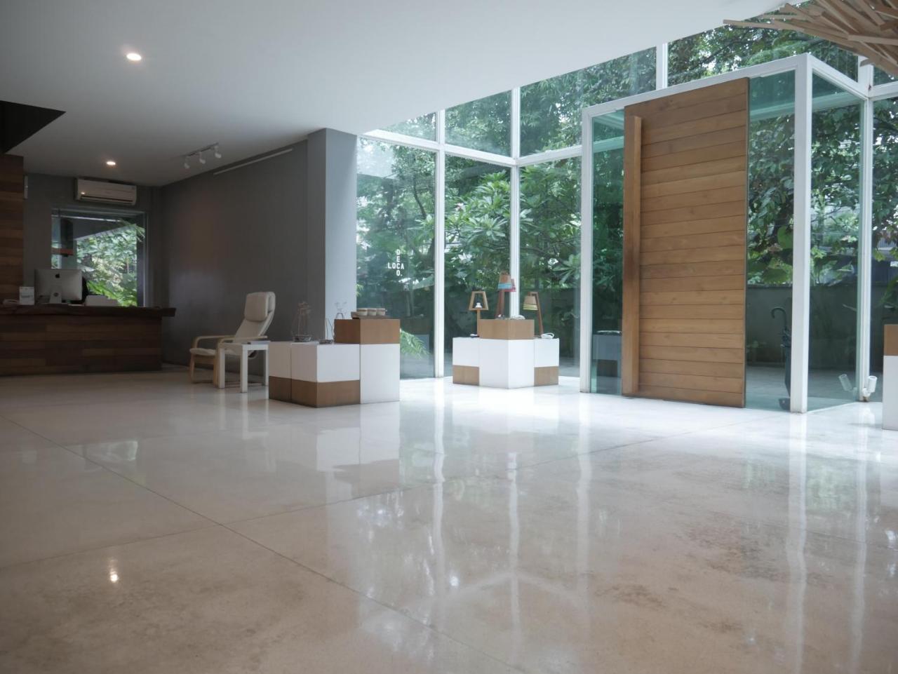 2510 Urbanliving Aparthotel Jakarta Buitenkant foto