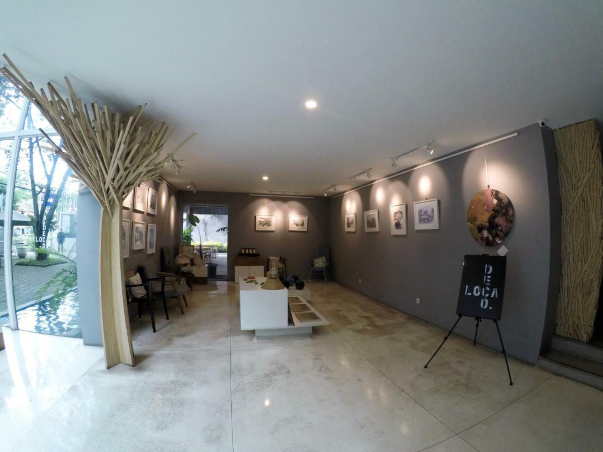 2510 Urbanliving Aparthotel Jakarta Buitenkant foto
