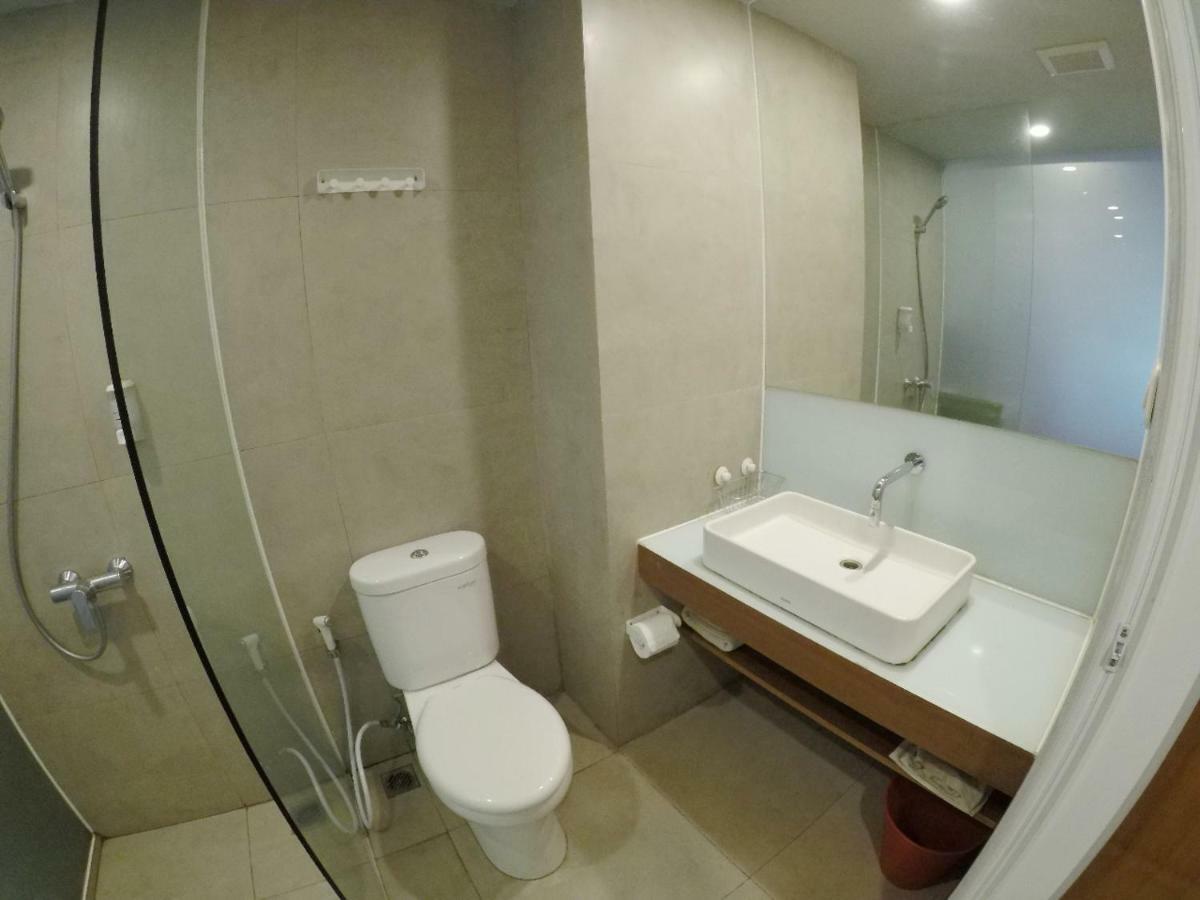 2510 Urbanliving Aparthotel Jakarta Buitenkant foto